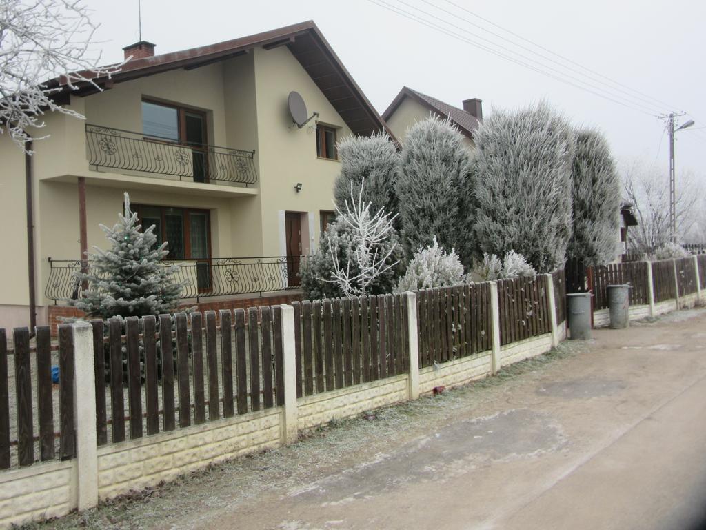Gospodarstwo Agroturystyczno-Edukacyjne Gratka Celiny  Экстерьер фото